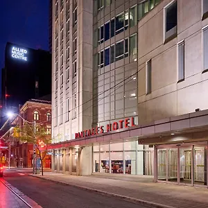 **** Hotel Pantages Centre Canada