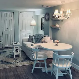 Ferienhaus Quaint 1 Bedroom Lower In Victoria, Bc Victoria